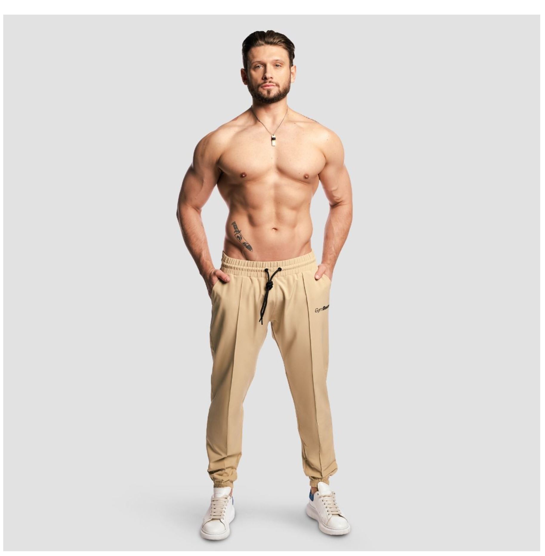 GymBeam ARC Hose in beige für Herren mit Knöchelbund bequeme Männerhose im Joggerschnitt Gr. S