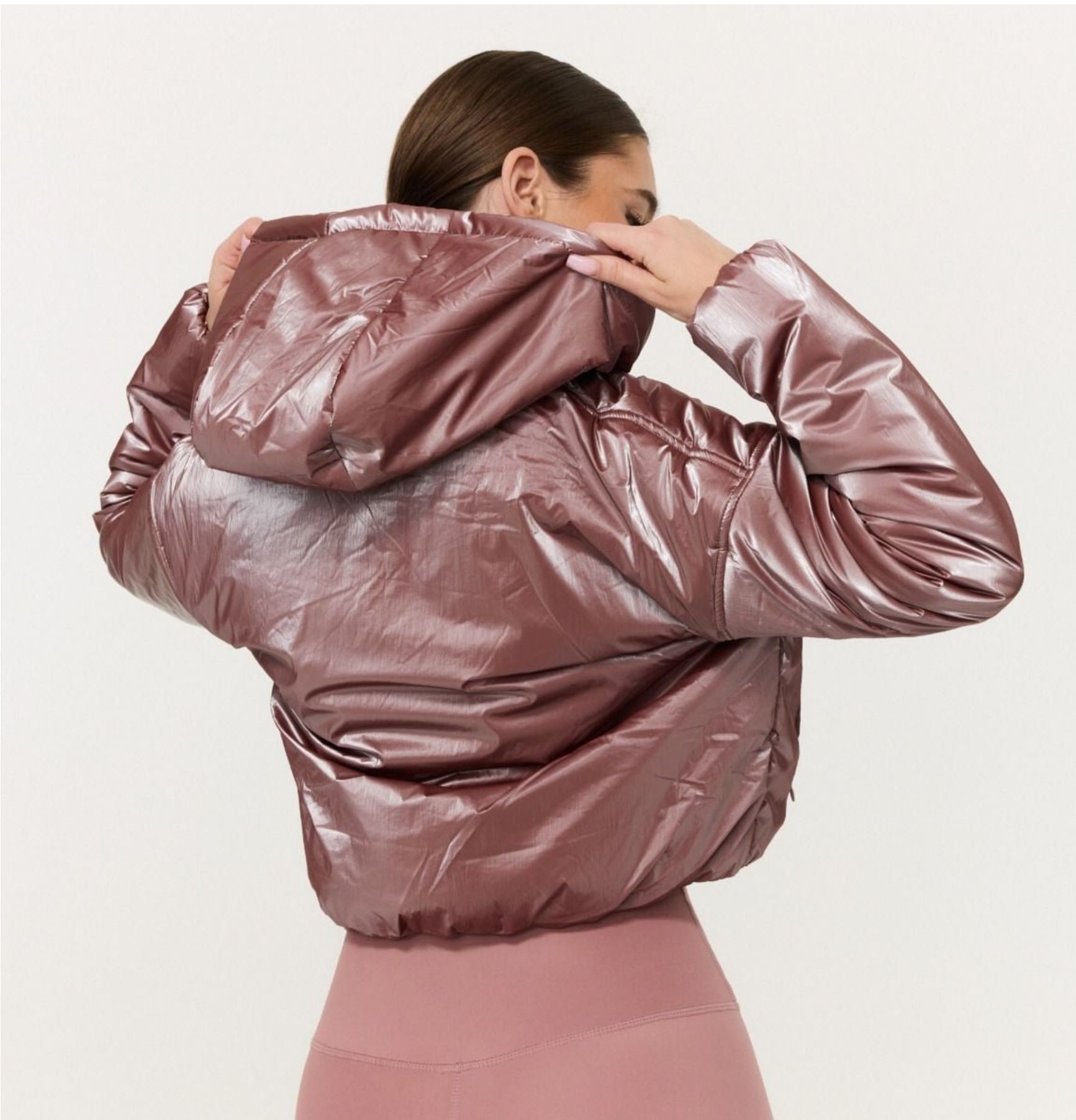 GymBeam PRIME Jacke mit Holo-Effekt & leichtem Fleece-Innenfutter