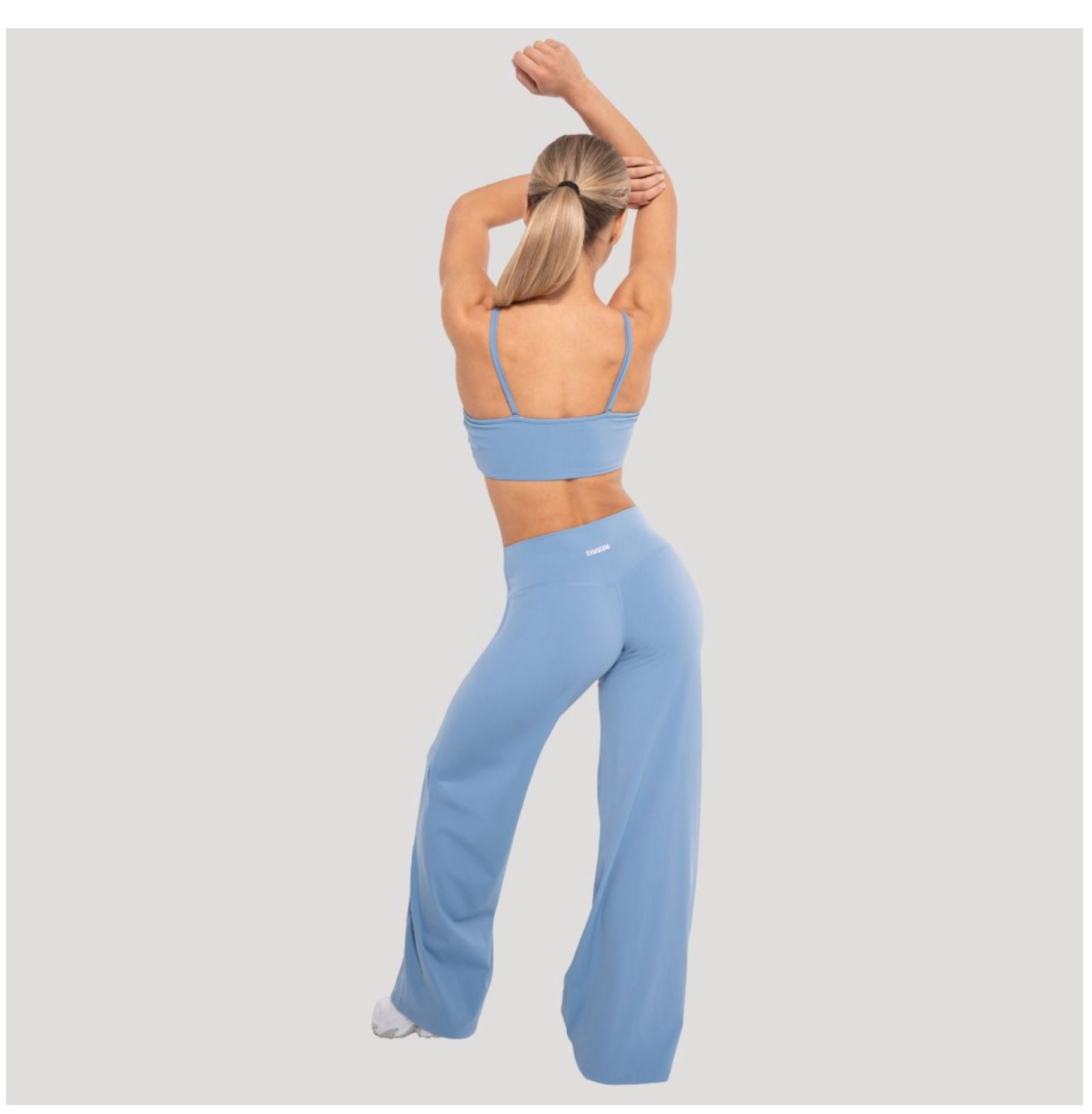 GymBeam Sporthose FLOW Azurblau für Frauen Straight Pants atmungsaktive Trainingshose mit Strech Gr. M