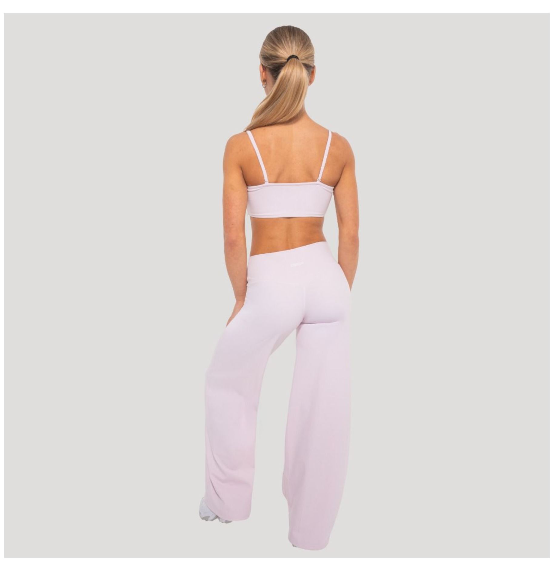 GymBeam Sporthose FLOW Blush für Frauen Straight Pants atmungsaktive Trainingshose mit Strech Gr. XL