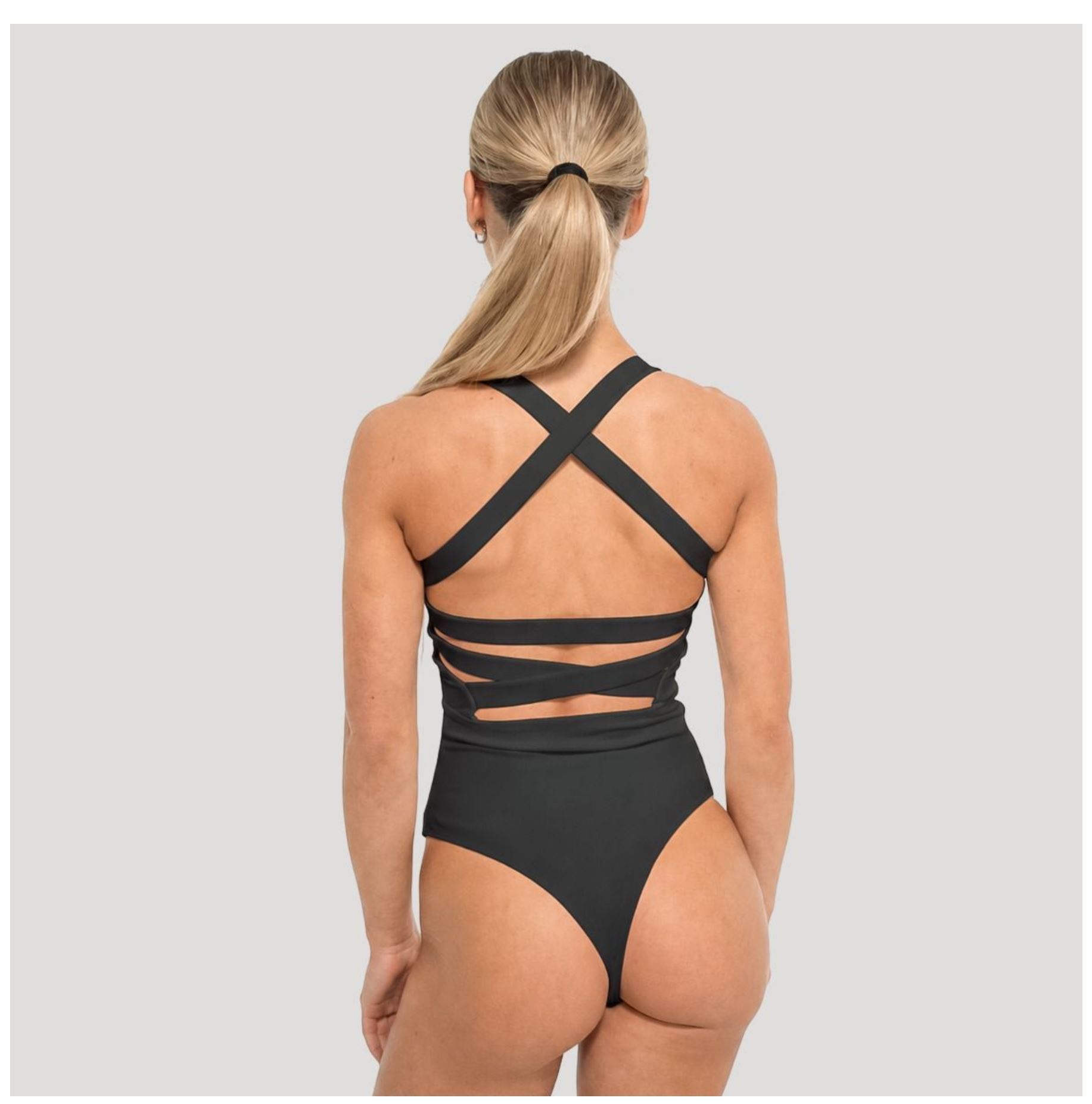 GymBeam Sportbody FLOW schwarz als Bodysuit oder Jumpsuit mit 4-Wege-Stretchtechnologie Sportsuit Gr. S