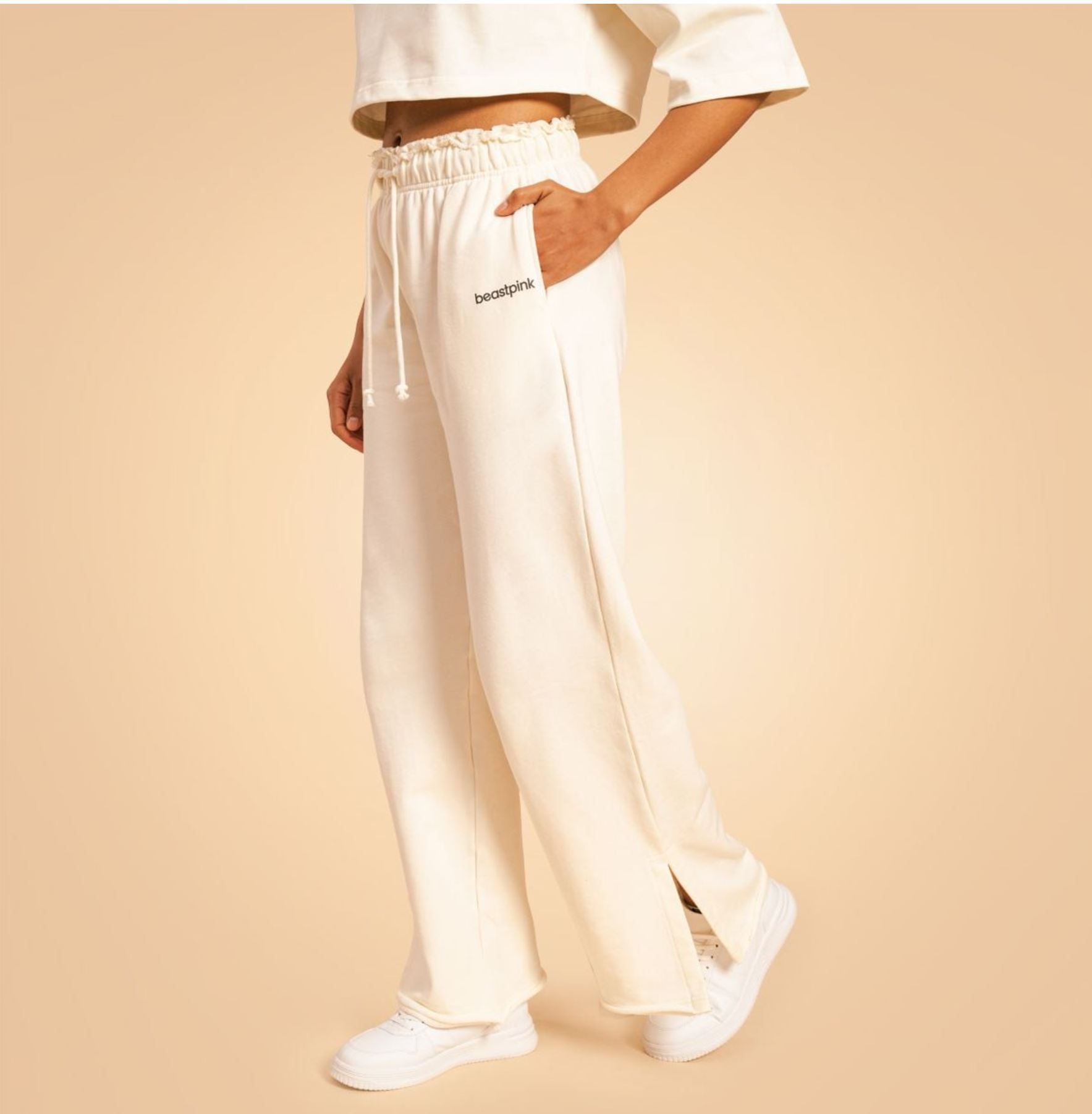GymBeam SERENITY Jogginghose als Freizeithose mit Paperbag-Bund