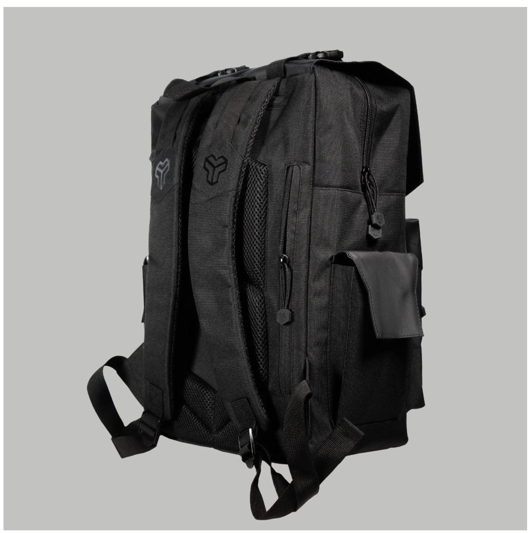 STRIX Rucksack STELLAR mit wasserdichter Hülle Sportrucksack gepolstert & atmungsaktiv