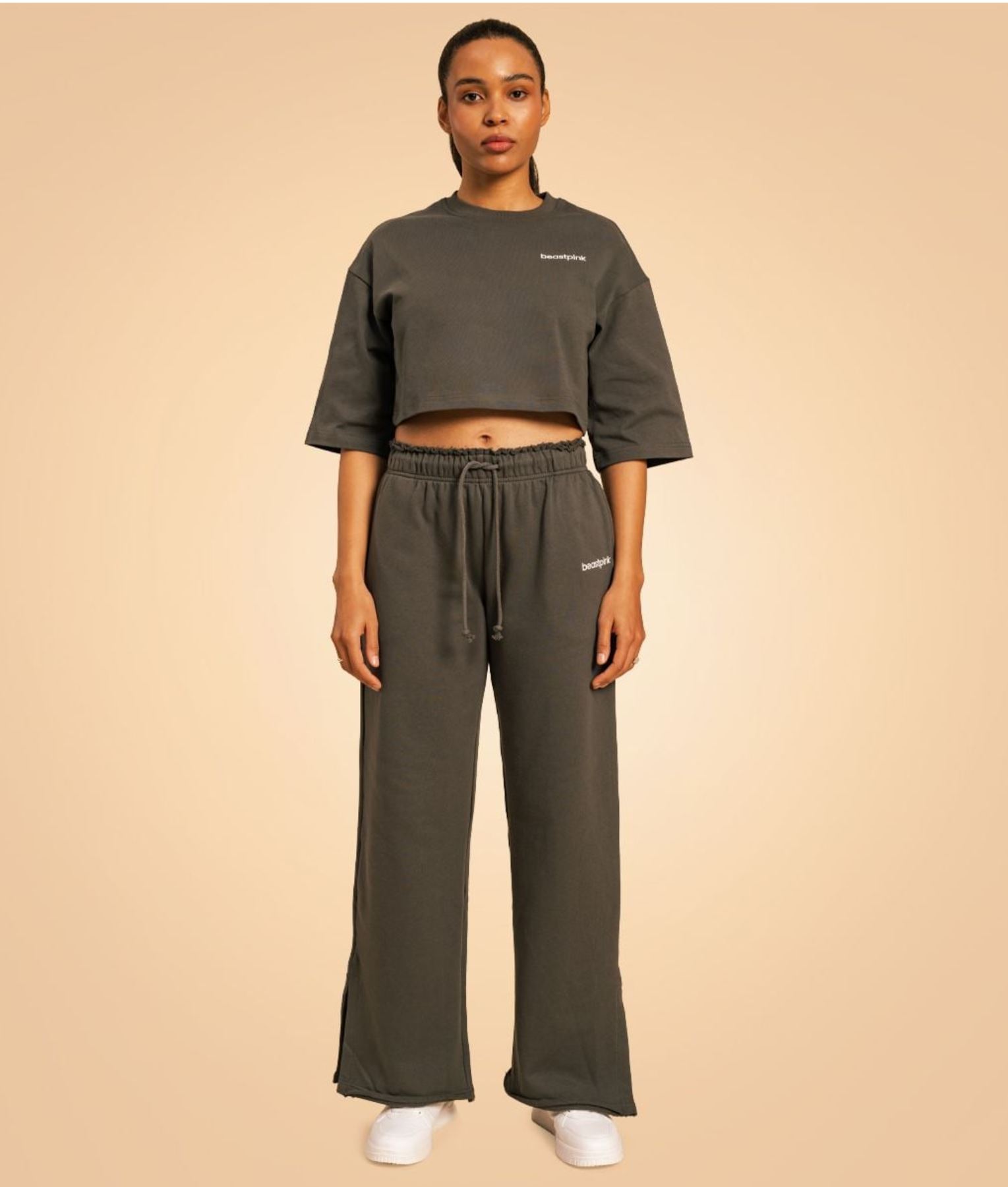 GymBeam SERENITY Jogginghose als Freizeithose mit Paperbag-Bund