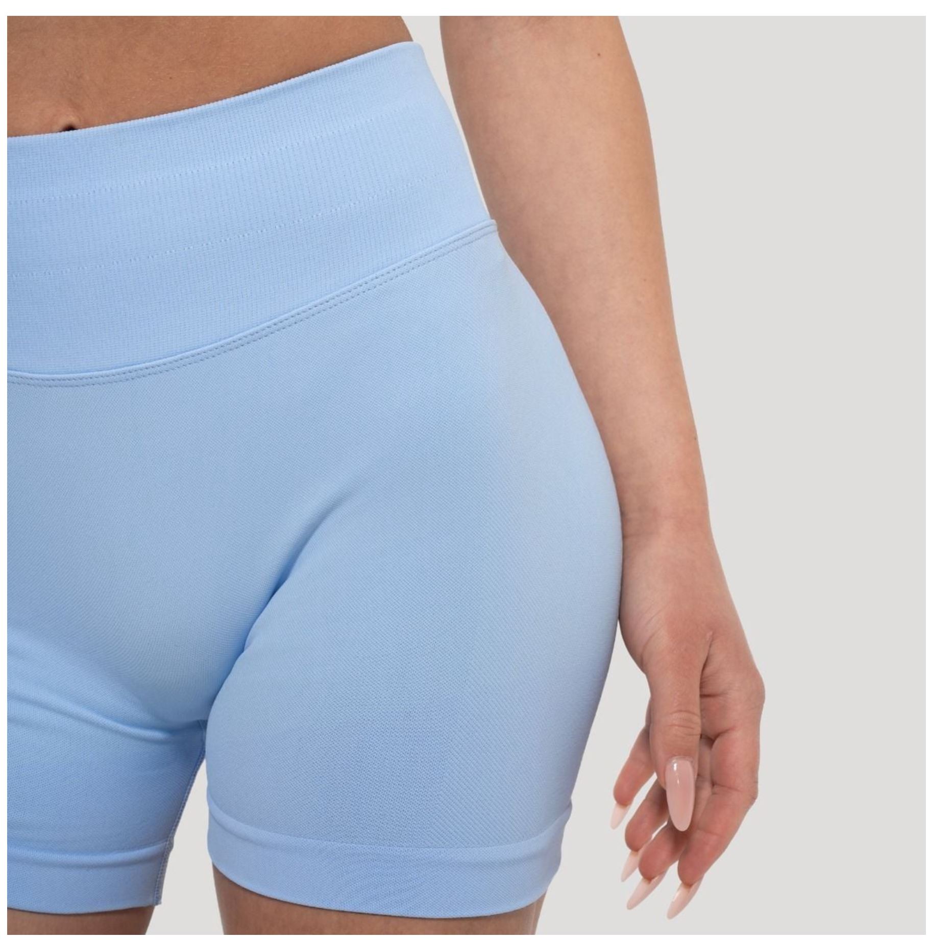 GymBeam LUMA Shorts Sportshorts für Frauen nahtloses Design Scrunchshorts Baby-Blau Gr. S