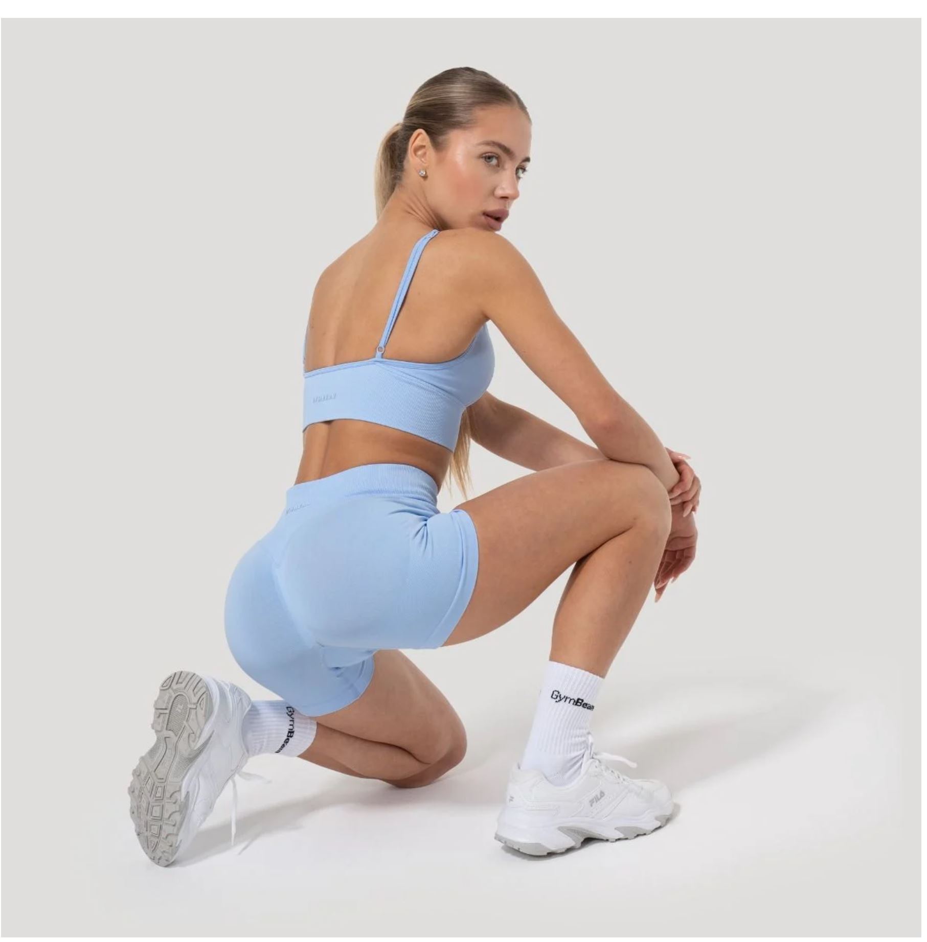 GymBeam LUMA Shorts Sportshorts für Frauen nahtloses Design Scrunchshorts Baby-Blau Gr. S