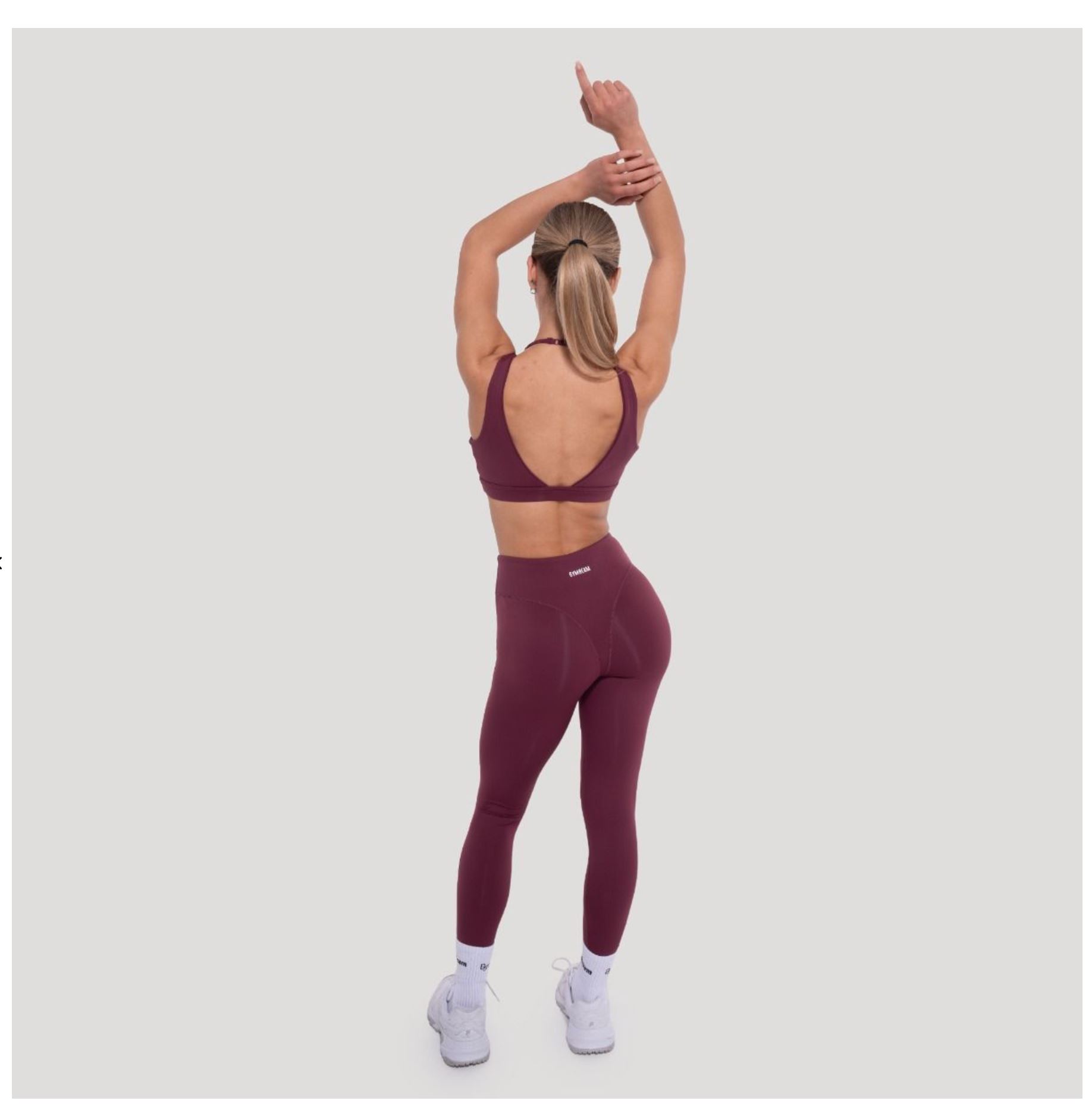 GymBeam Sport-BH FLOW in Wine zweilagiges Design Fitness-BH mit Stützkraft & V-Ausschnitt Gr. L