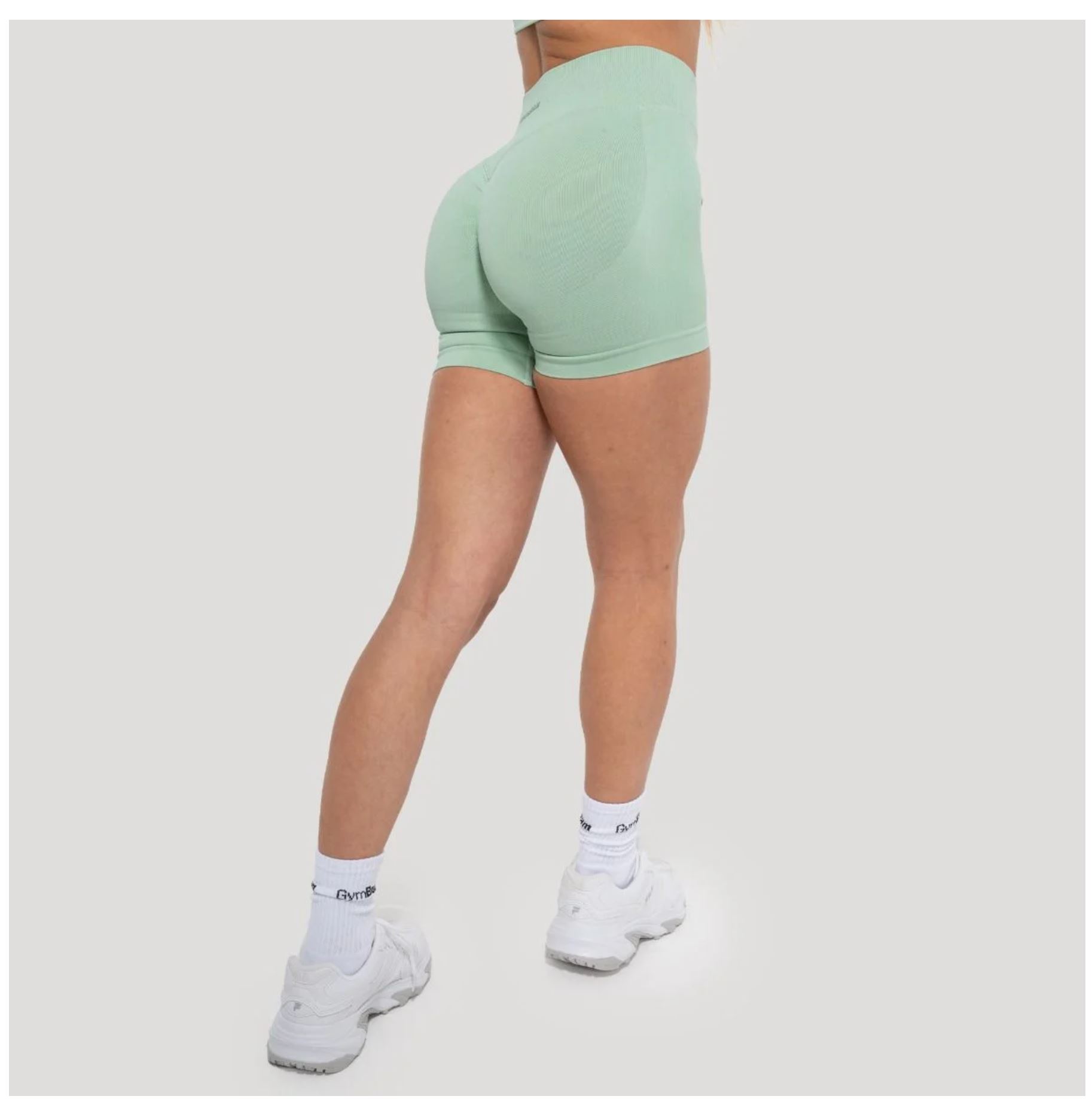 GymBeam LUMA Shorts Sportshorts für Frauen nahtloses Design Scrunchshorts Pistachio Gr. S