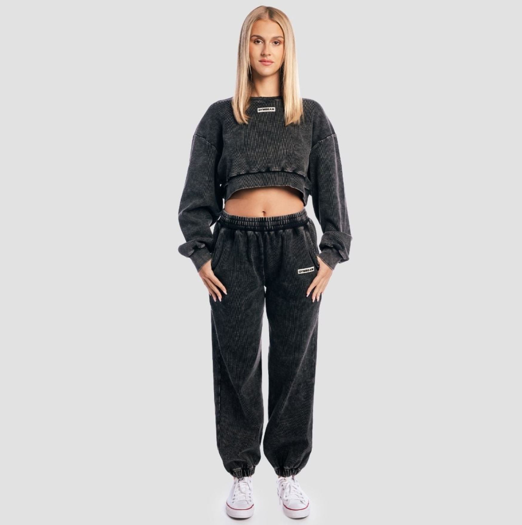 GymBeam Jogginghose AURA Trainingshose oder als Streetwear für Frauen
