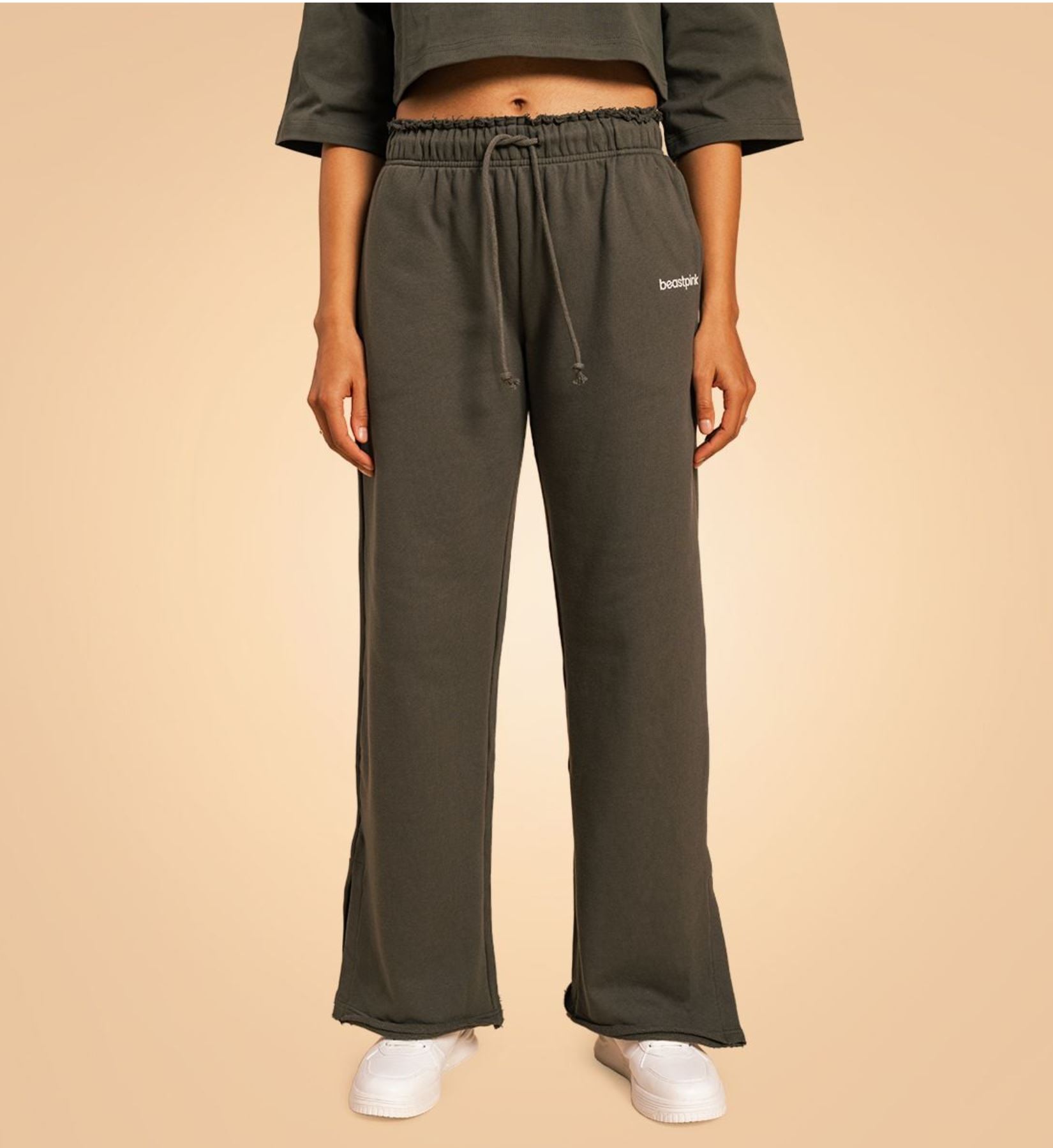 GymBeam SERENITY Jogginghose als Freizeithose mit Paperbag-Bund