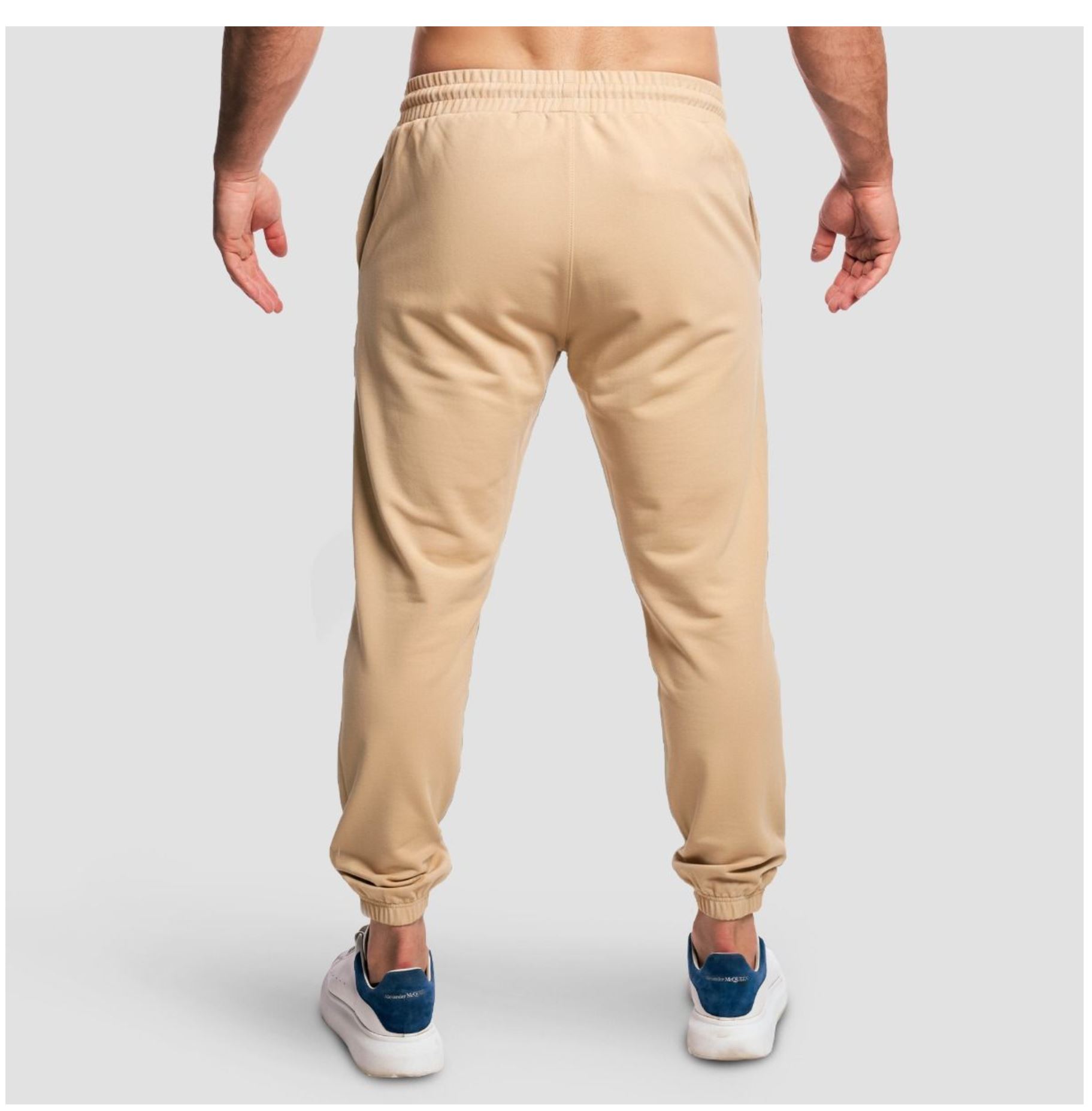 GymBeam ARC Hose in beige für Herren mit Knöchelbund bequeme Männerhose im Joggerschnitt Gr. S